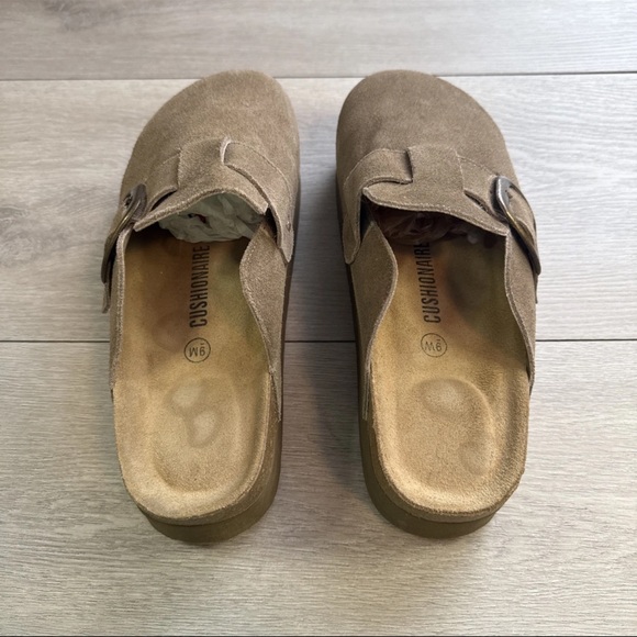 Cushionaire Blain Suede Platform Clogs Women's Size 9 Taupe Boho Slip On Mules - Picture 3 of 6